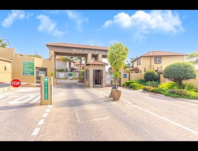 3 BEDROOM CLUSTER FOR SALE IN NORTH RIDING